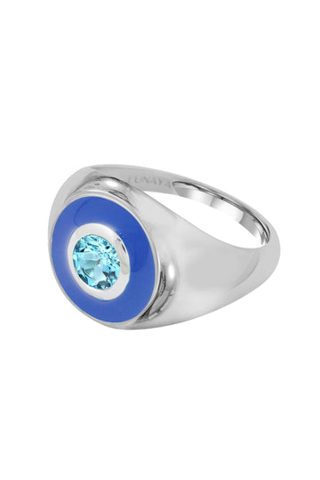 EYES ON ME SIGNET RING
