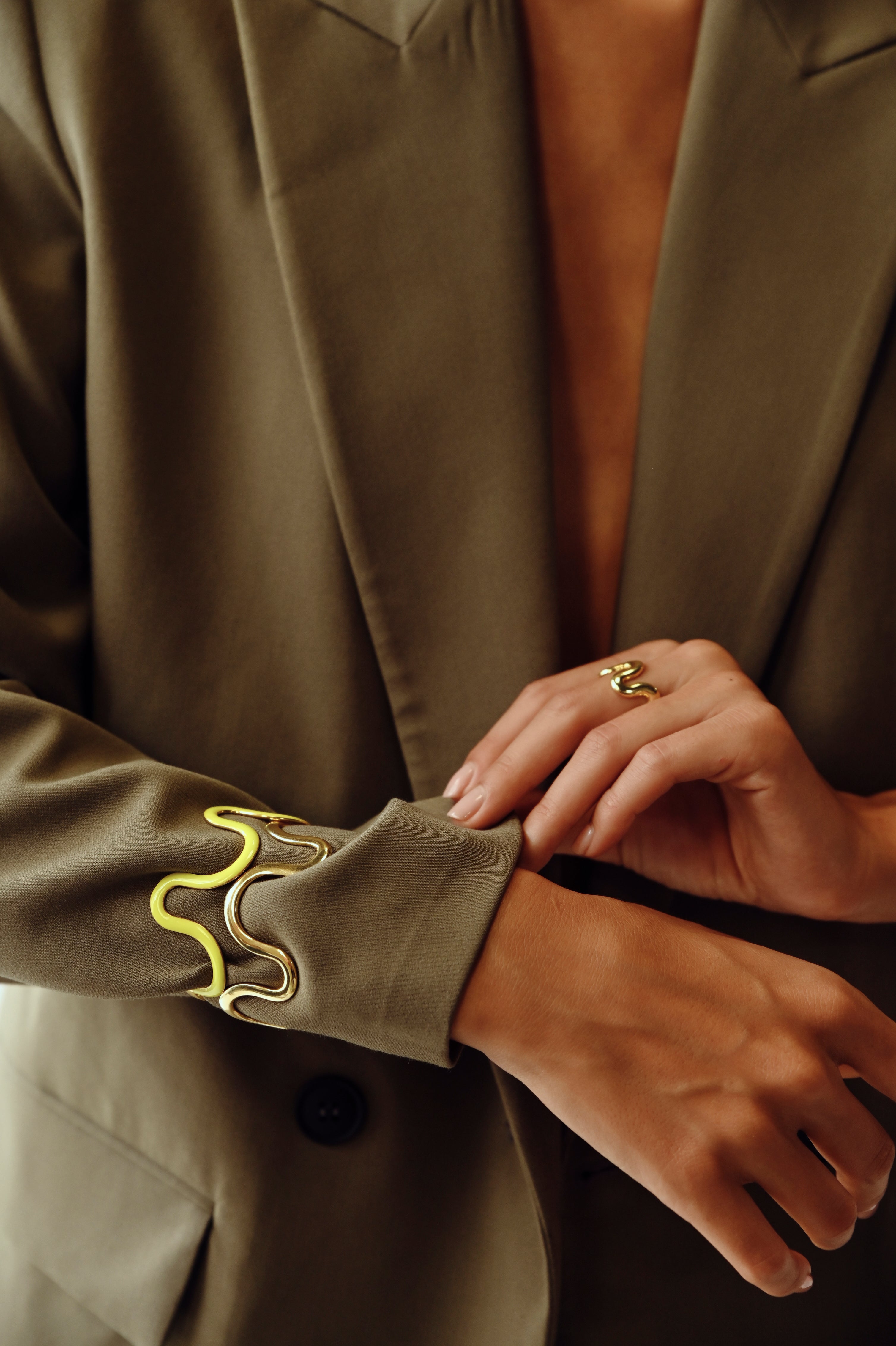 Swirl Cuff - Solid